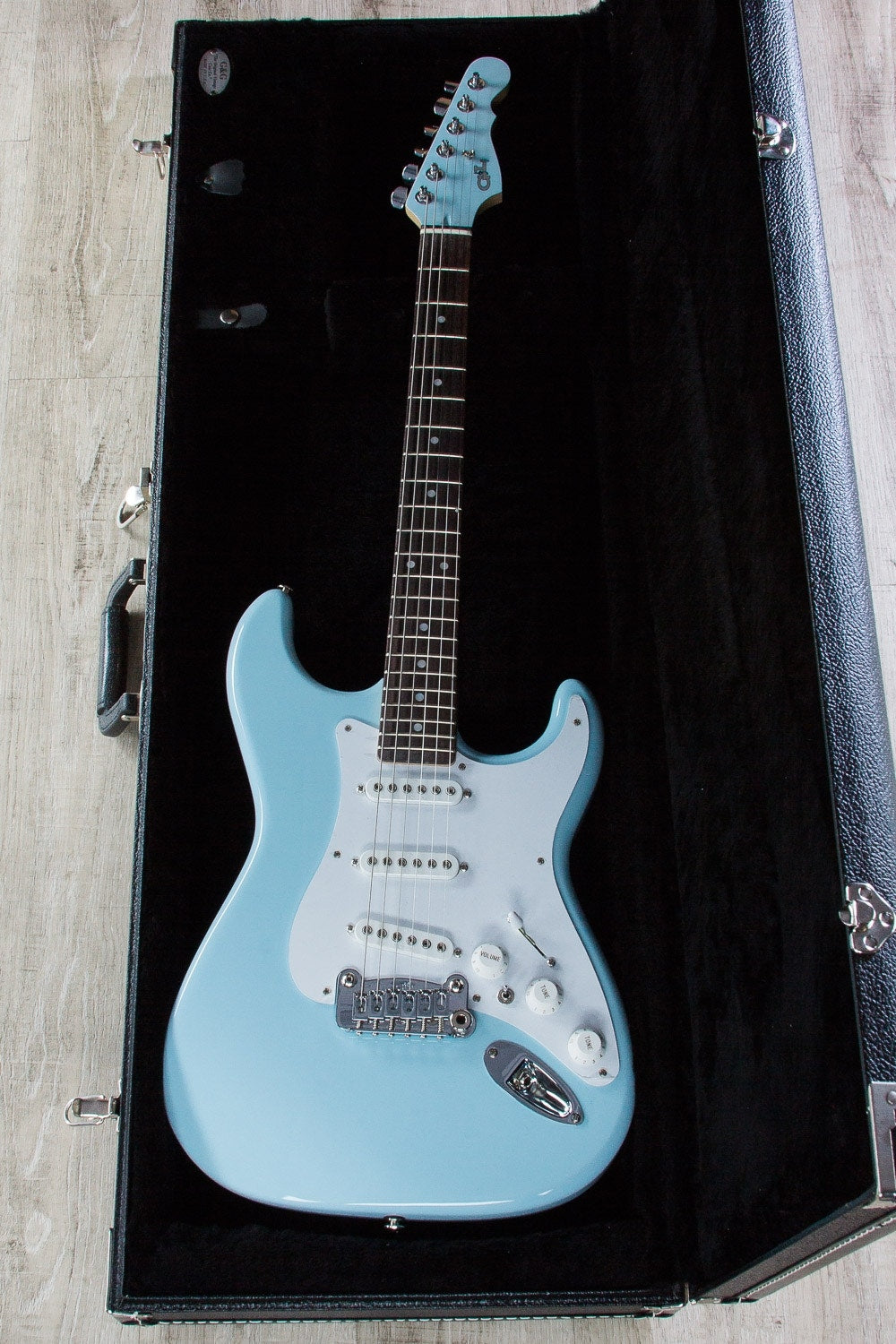 G&L USA S-500 Electric Guitar, Rosewood Fingerboard, Hard Case - Sonic Blue