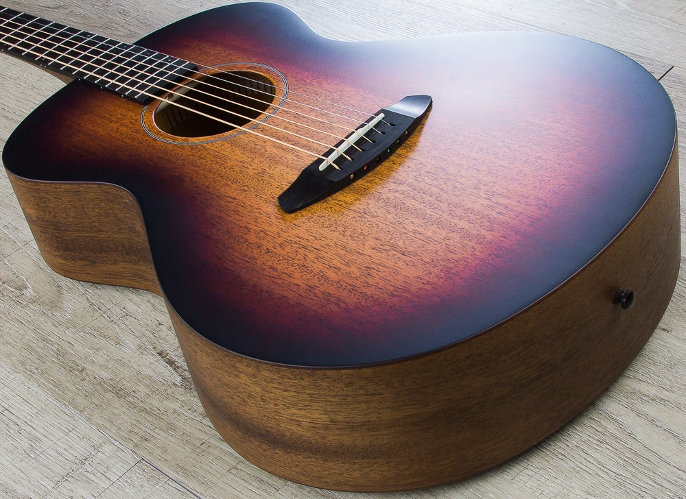 Breedlove USA Concert Fire Light Mahogany Acoustic Guitar with Case