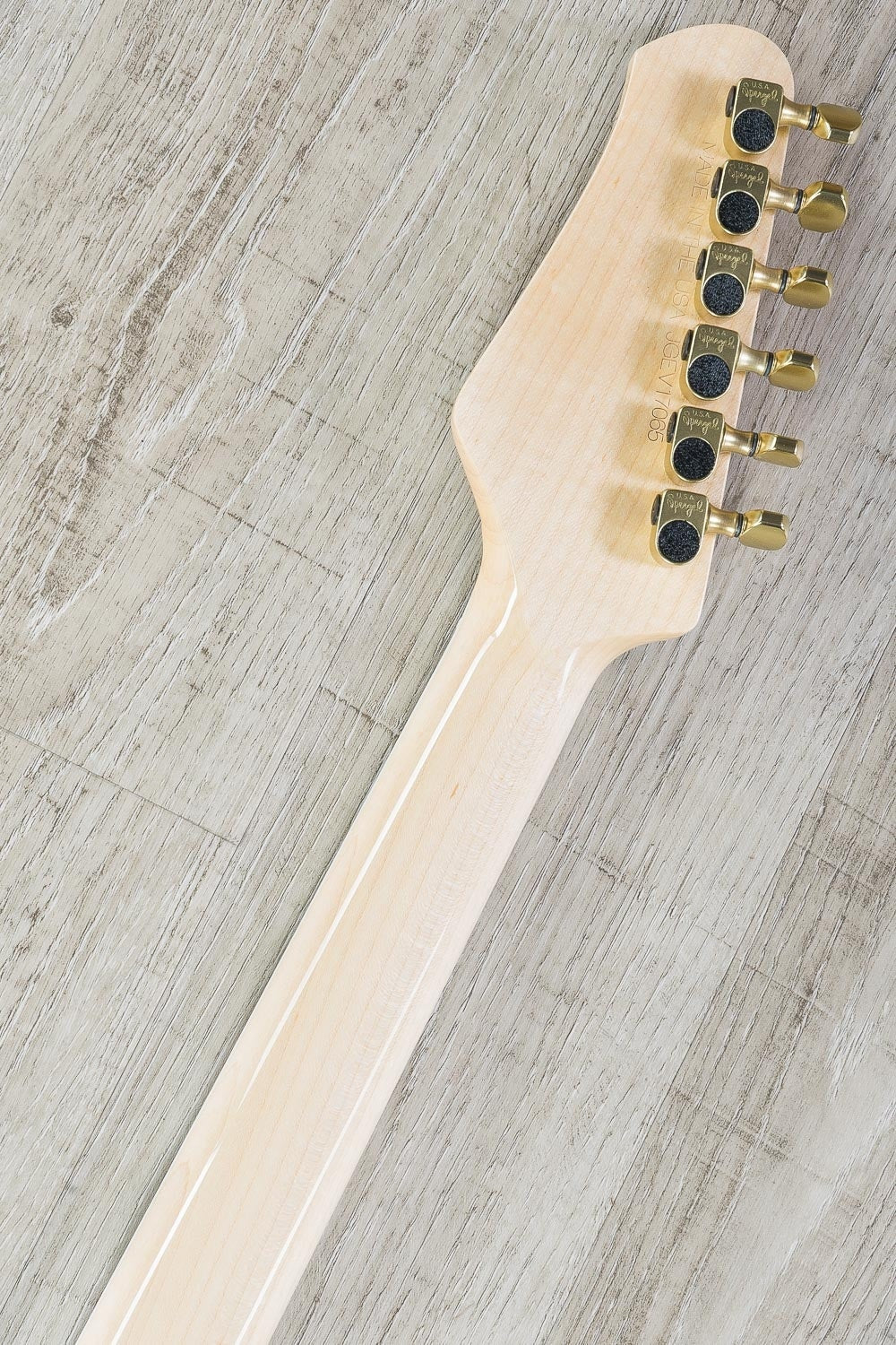 Jennings Voyager Electric Guitar, Rosewood Fretboard, Stop Tail Bridge, Mono Gig Bag - Black and Gold (Open Box)