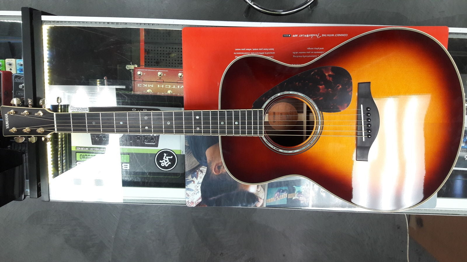 Yamaha LS16R L Series Rosewood Acoustic-Electric Guitar with Hardshell Case - Brown Sunburst (Open Box)