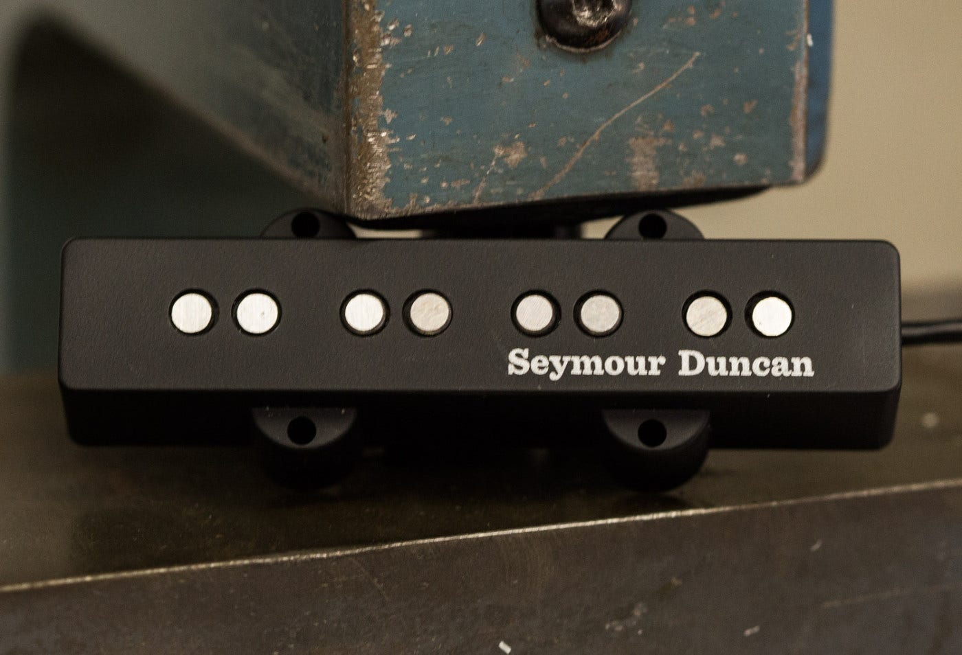 Seymour Duncan 11403-06 Apollo J-Bass 4-String Bass Pickup (Bridge Position)