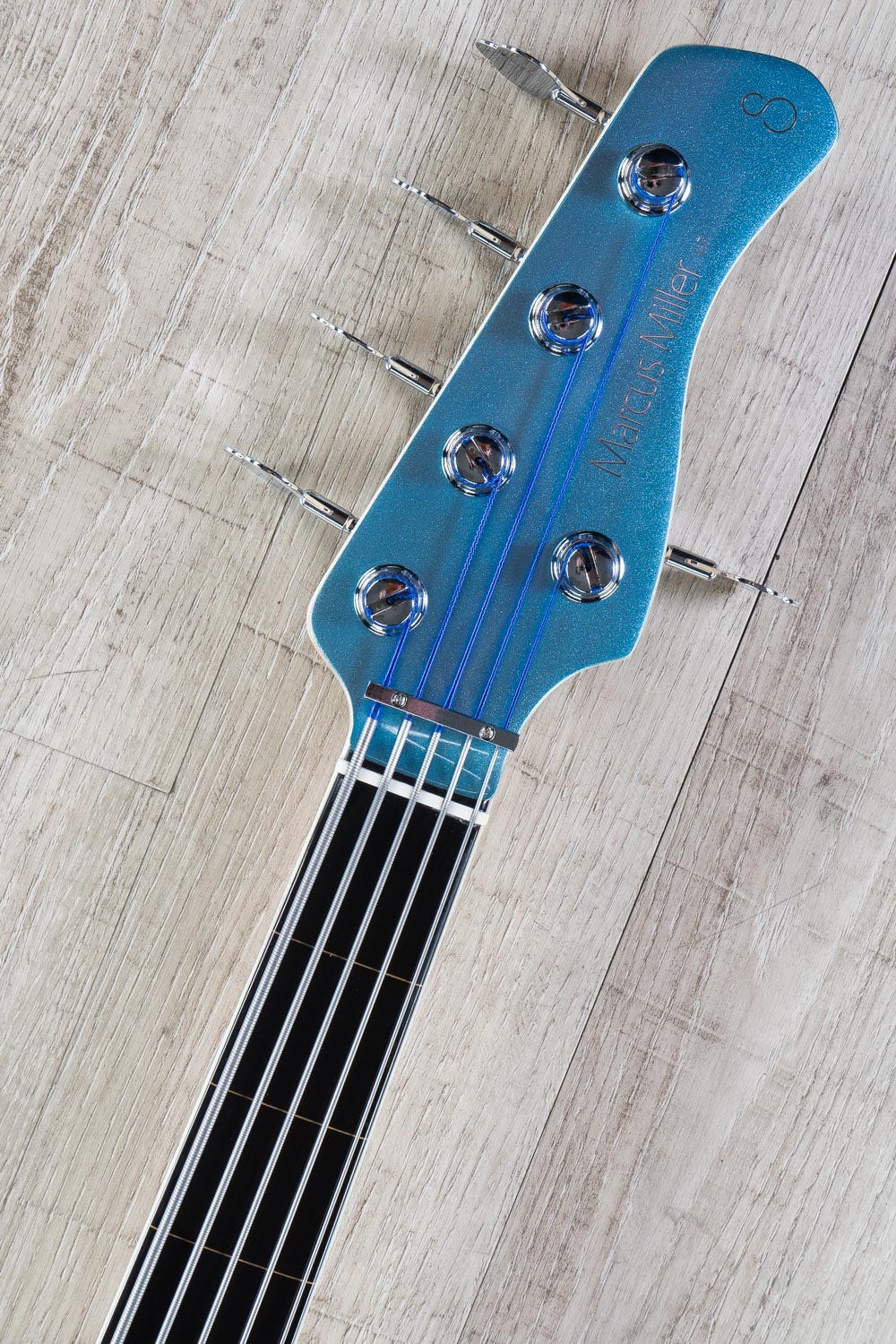 Sire Marcus Miller V7 2nd Gen Bass Guitar, Alder, 5-String, Fretless, LPB Lake Placid Blue w/ Gig Bag