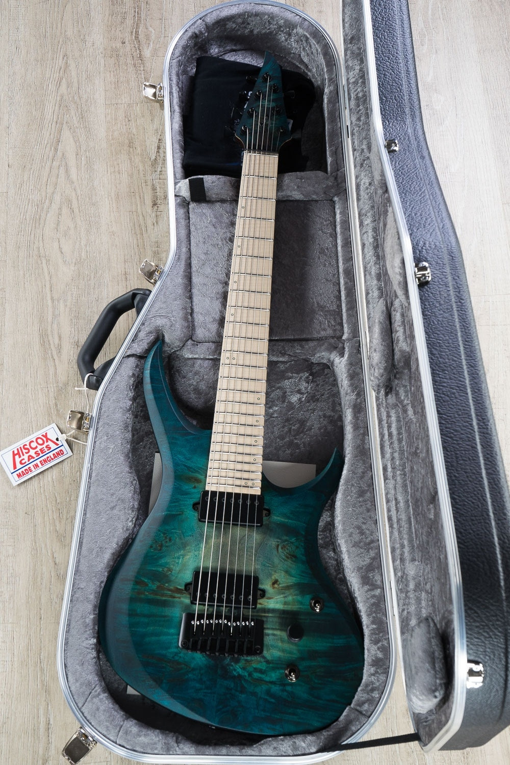 Skervesen Chimera 7 - 7-String Electric Guitar, Flamed Maple Fretboard, Hard Case - Aqua