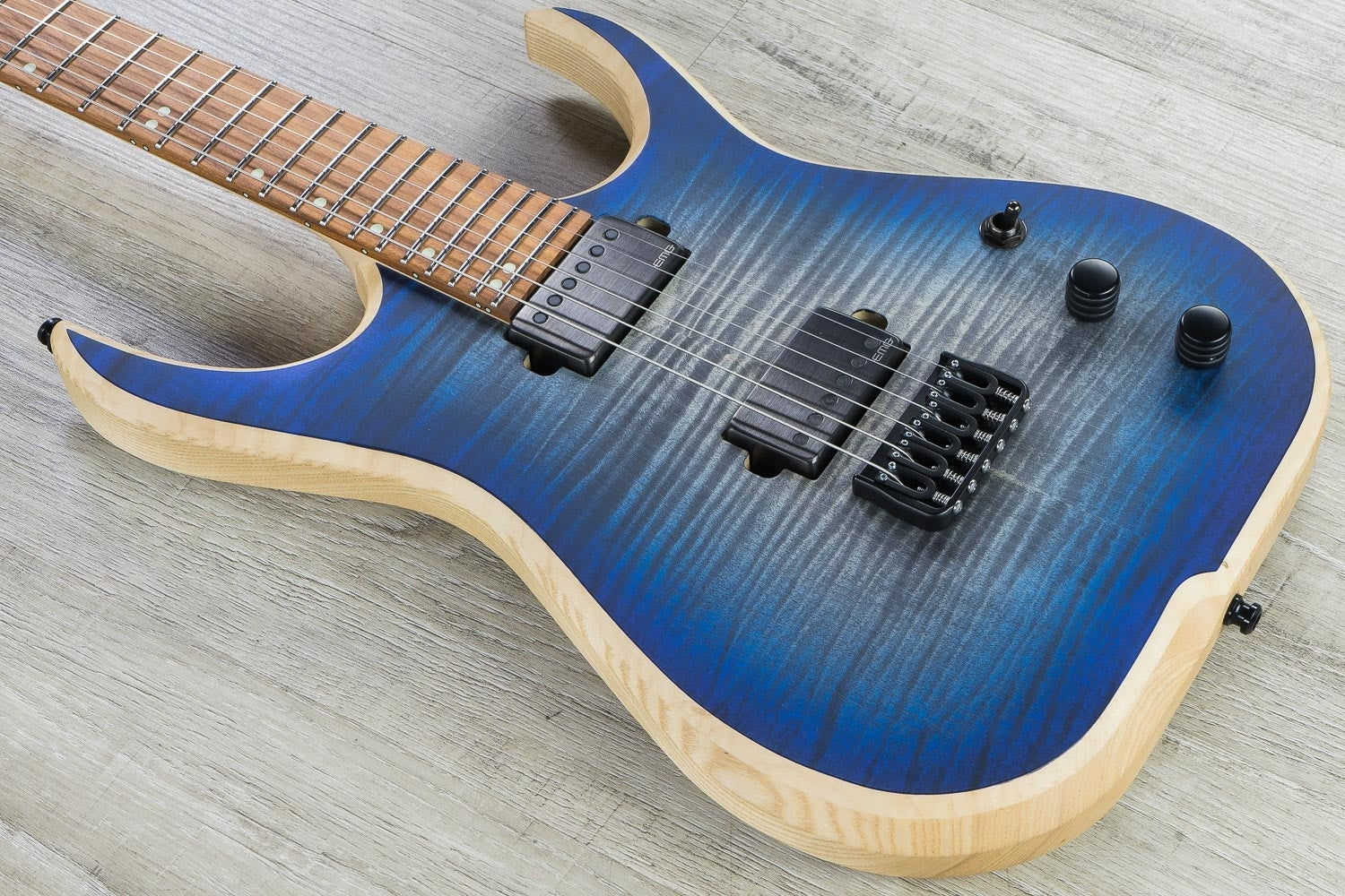 Skervesen Raptor 6 - 6-String Electric Guitar, Flamed Maple Top, Hard Case - Blue
