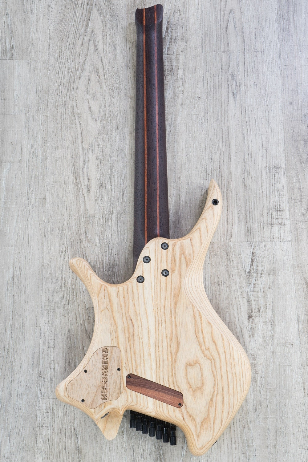 Skervesen Shoggie 7 FF Headless Multiscale 7-String Electric Guitar, Poplar Burl Top, Hard Case - Silver Blue Fade
